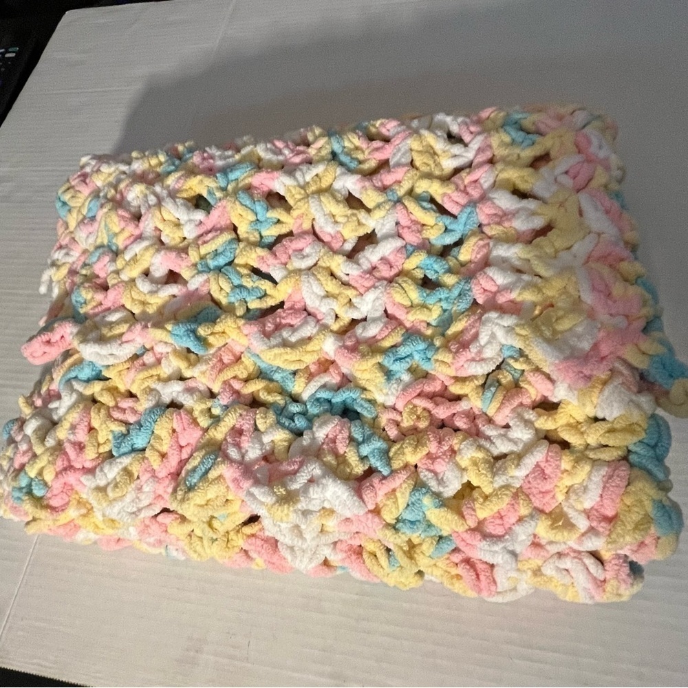 Infant Crochet Baby newborn Pastel pink blue yellow Chunky Knit Throw Blanket.